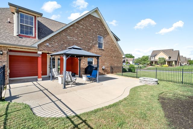 1049 Black Gum Ln, Clarksville, TN 37043