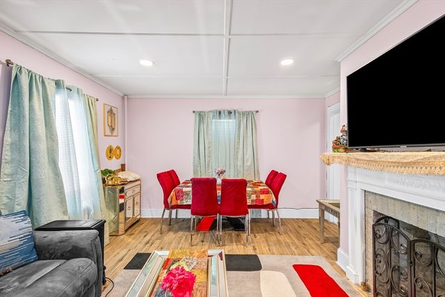 28 Maple Street, Southbridge, MA 01550