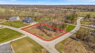 10536 Oak Shore Drive, South Lyon, MI 48178