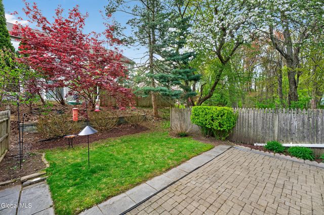 55 Stoney Creek Drive, Clifton Park, NY 12065
