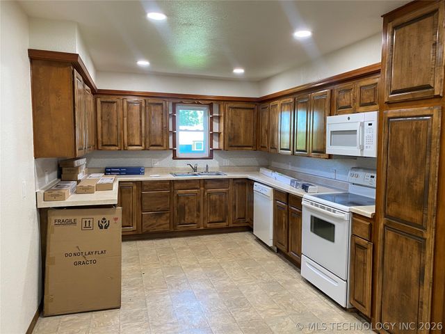 421364 E 1164, Eufaula, OK 74432