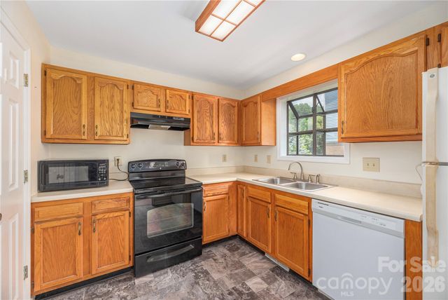 59 Nazarene Way, Waynesville, NC 28785