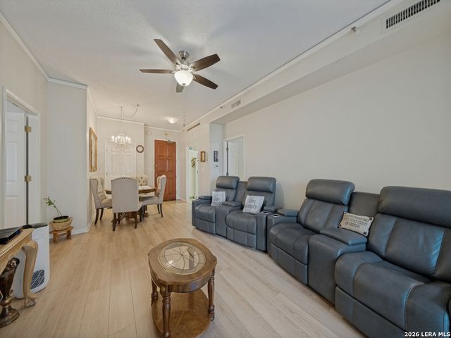 1 Towers Park Ln Apt 1513, San Antonio, TX 78209