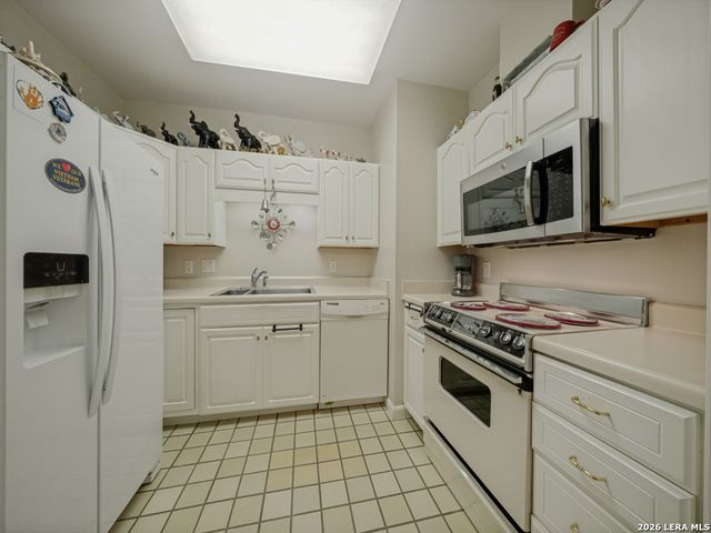 1 Towers Park Ln Apt 1513, San Antonio, TX 78209