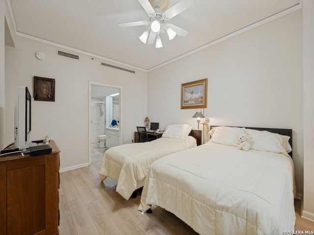 1 Towers Park Ln Apt 1513, San Antonio, TX 78209