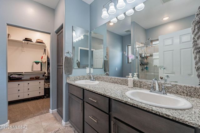 1190 Broken Hills Drive, Green Valley, AZ 85614