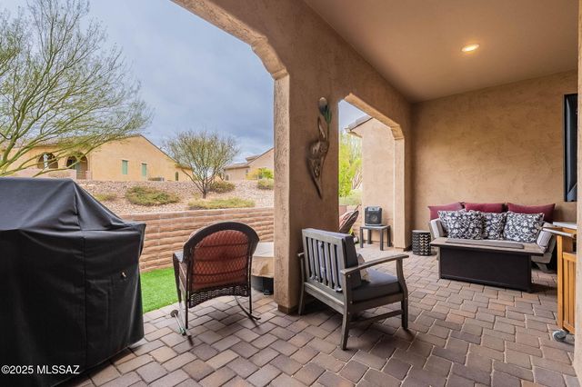 1190 Broken Hills Drive, Green Valley, AZ 85614
