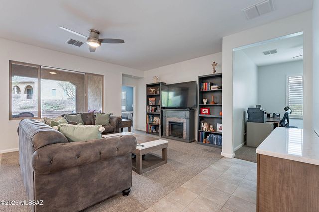 1190 Broken Hills Drive, Green Valley, AZ 85614