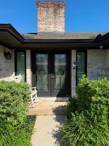 102 Cherry Tree Lane, Friendswood, TX 77546