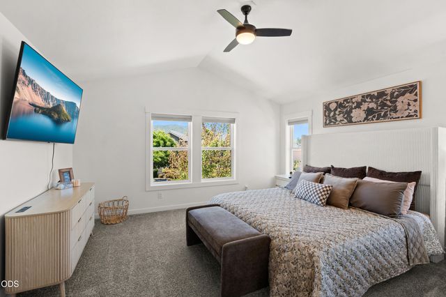 1142 N Haskell Street, Central Point, OR 97502