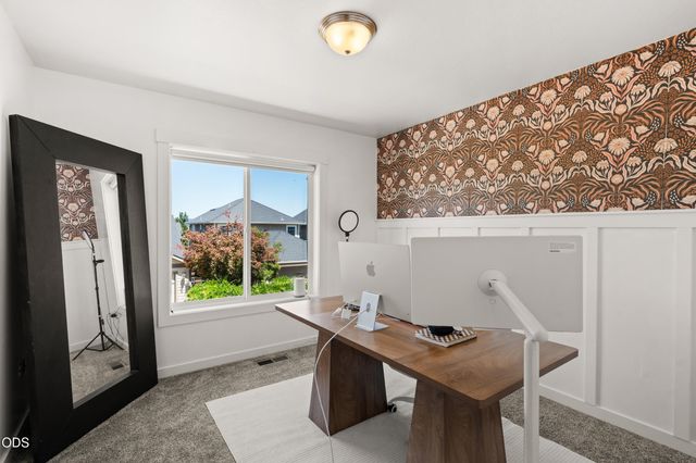 1142 N Haskell Street, Central Point, OR 97502