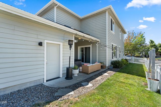 1142 N Haskell Street, Central Point, OR 97502