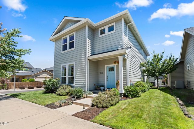 1142 N Haskell Street, Central Point, OR 97502