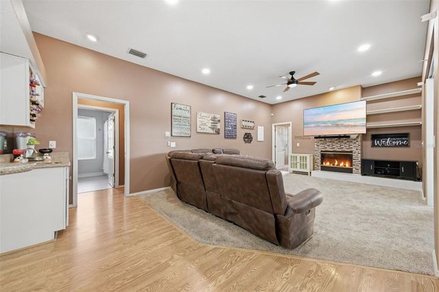 18302 SAINT JAMES COURT, Tampa, FL 33647