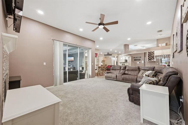 18302 SAINT JAMES COURT, Tampa, FL 33647