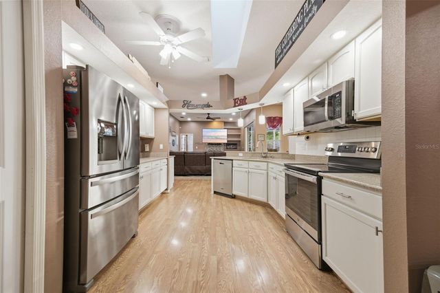 18302 SAINT JAMES COURT, Tampa, FL 33647