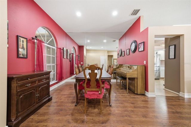 18302 SAINT JAMES COURT, Tampa, FL 33647