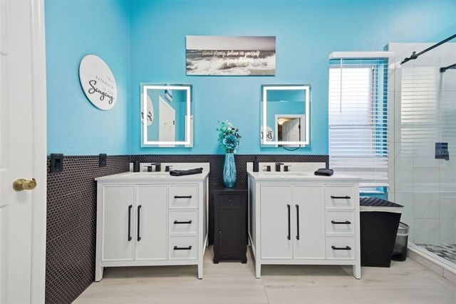 18302 SAINT JAMES COURT, Tampa, FL 33647