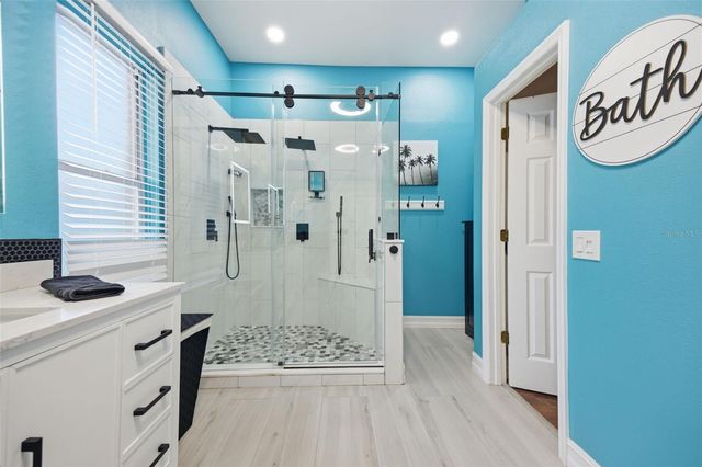 18302 SAINT JAMES COURT, Tampa, FL 33647