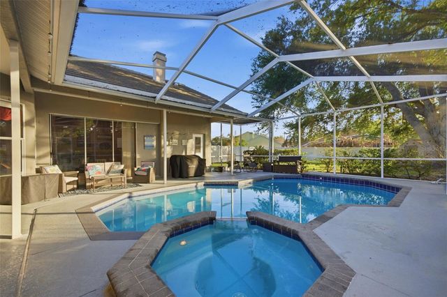 18302 SAINT JAMES COURT, Tampa, FL 33647