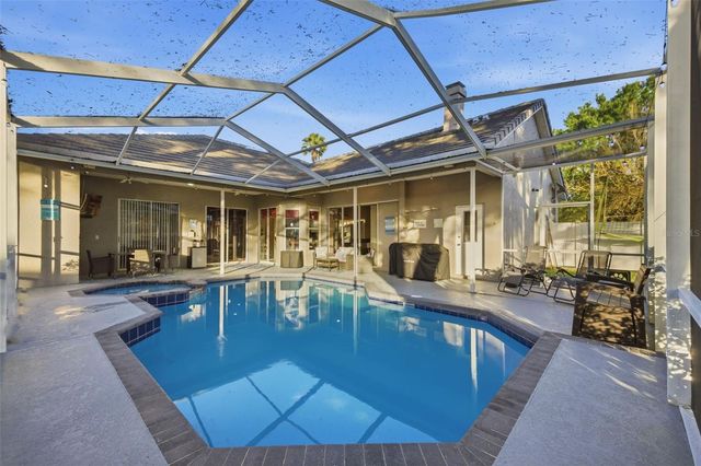 18302 SAINT JAMES COURT, Tampa, FL 33647