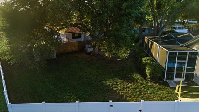 18302 SAINT JAMES COURT, Tampa, FL 33647