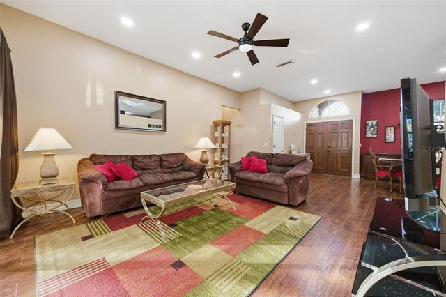 18302 SAINT JAMES COURT, Tampa, FL 33647