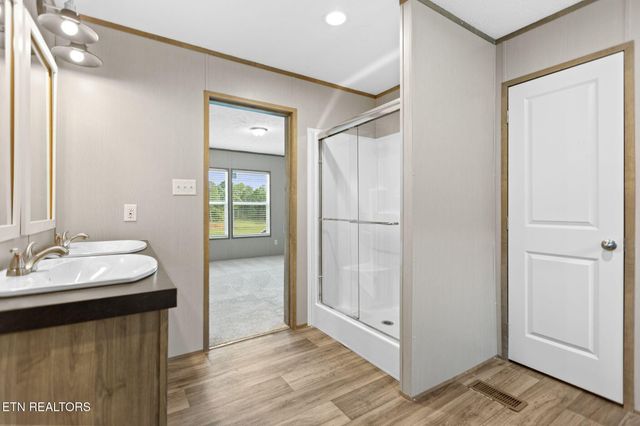285 County Road 784A, Etowah, TN 37331