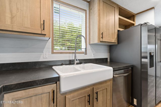 285 County Road 784A, Etowah, TN 37331