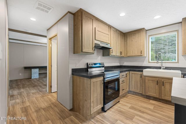 285 County Road 784A, Etowah, TN 37331