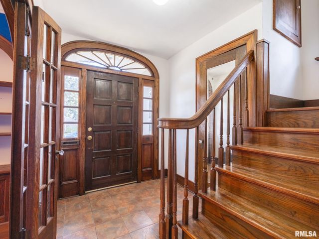2021 W CALLENDER Avenue, West Peoria, IL 61604