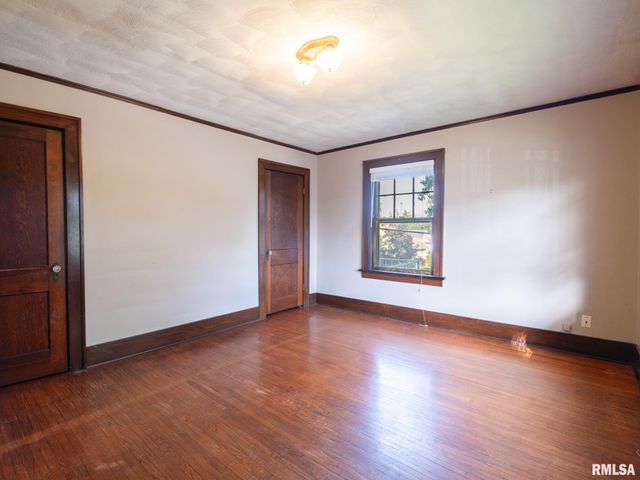 2021 W CALLENDER Avenue, West Peoria, IL 61604