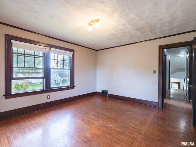 2021 W CALLENDER Avenue, West Peoria, IL 61604