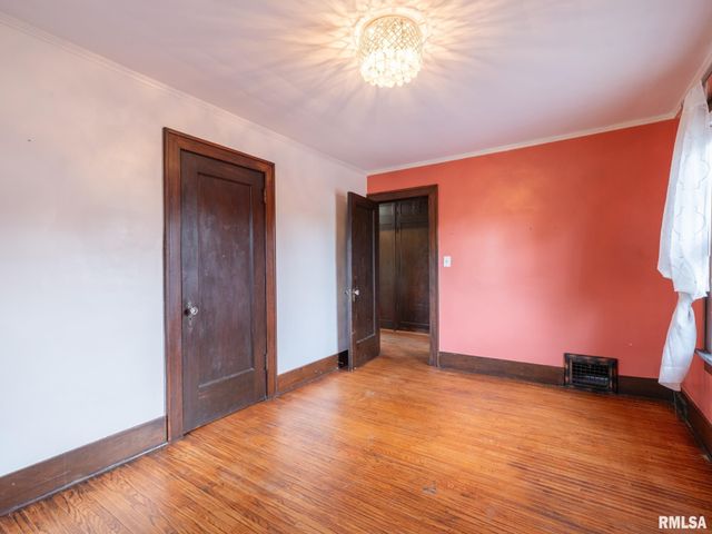 2021 W CALLENDER Avenue, West Peoria, IL 61604