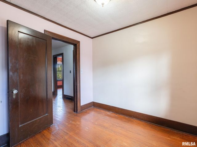 2021 W CALLENDER Avenue, West Peoria, IL 61604