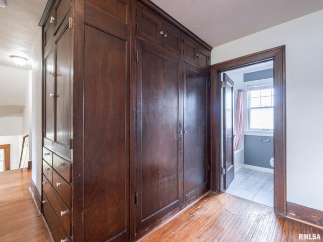 2021 W CALLENDER Avenue, West Peoria, IL 61604
