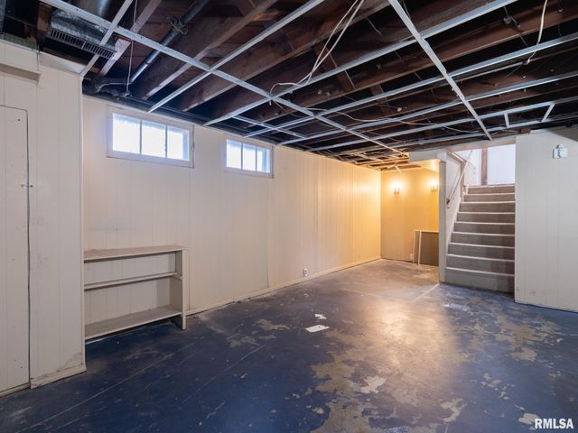 2021 W CALLENDER Avenue, West Peoria, IL 61604