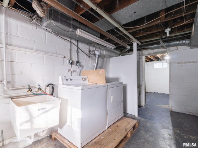 2021 W CALLENDER Avenue, West Peoria, IL 61604