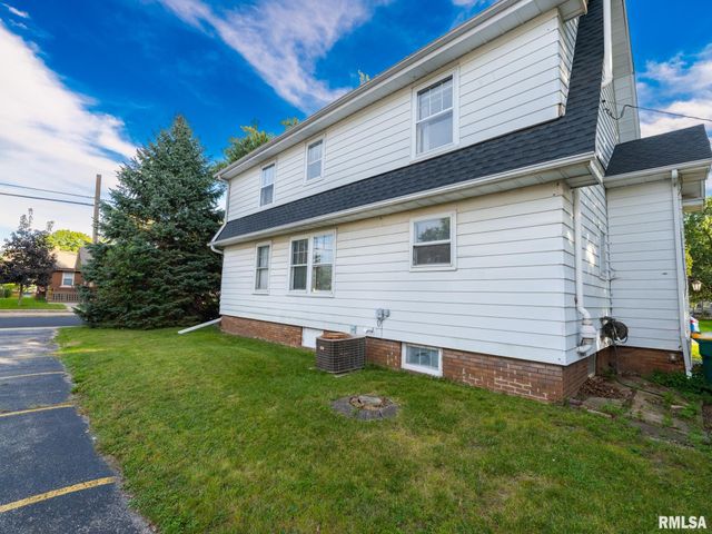 2021 W CALLENDER Avenue, West Peoria, IL 61604