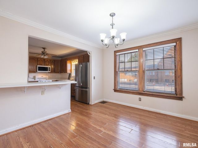 2021 W CALLENDER Avenue, West Peoria, IL 61604