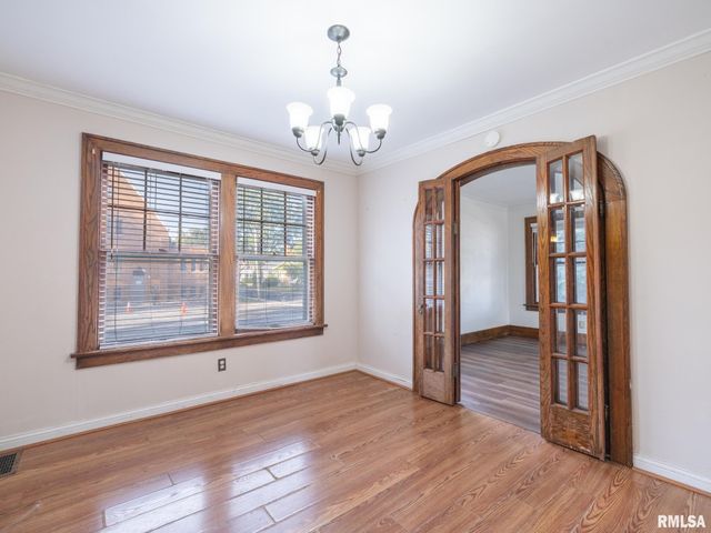 2021 W CALLENDER Avenue, West Peoria, IL 61604