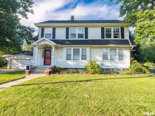 2021 W CALLENDER Avenue, West Peoria, IL 61604