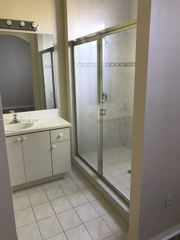 4945 N Harbor Isles Dr 103, Dania Beach, FL 33312
