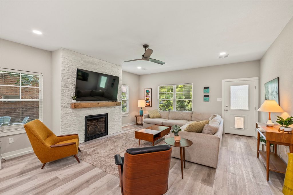 103 Idlewood Road, Enchanted Oaks, TX 75156