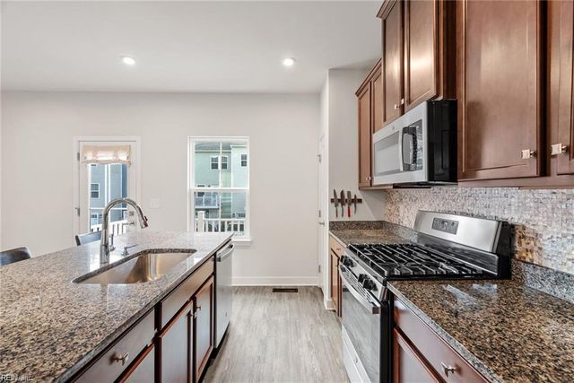 1707 Foremast LOOP, Chesapeake, VA 23323