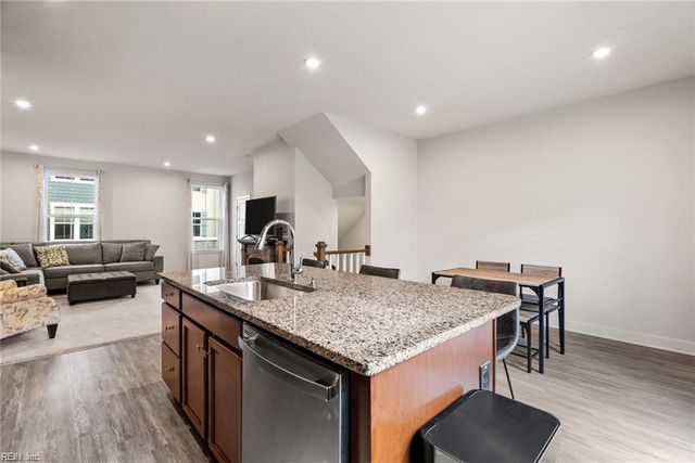 1707 Foremast LOOP, Chesapeake, VA 23323