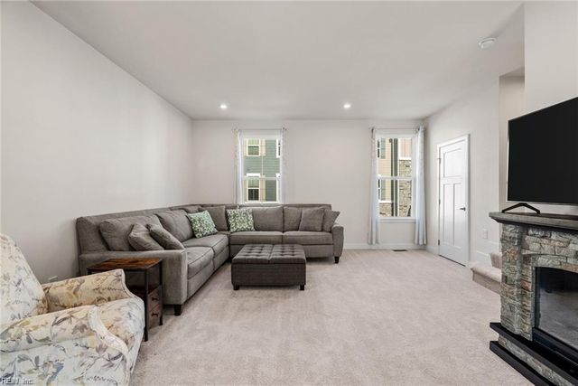 1707 Foremast LOOP, Chesapeake, VA 23323