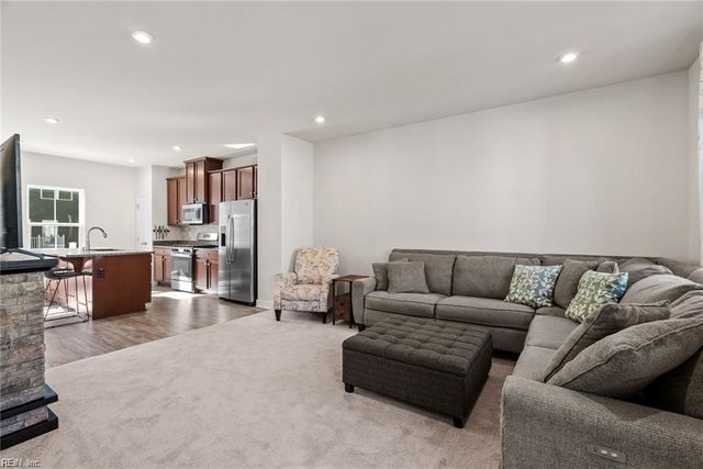 1707 Foremast LOOP, Chesapeake, VA 23323