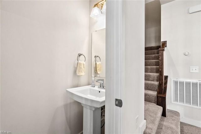 1707 Foremast LOOP, Chesapeake, VA 23323