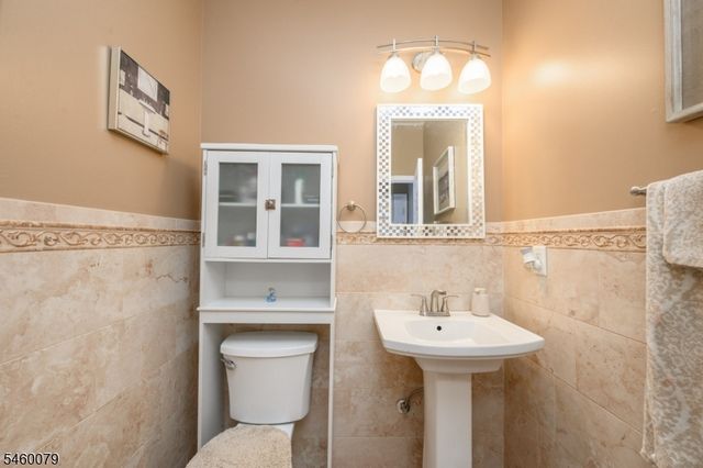 38 Winding Hill Dr, Mount Olive Twp., NJ 07840